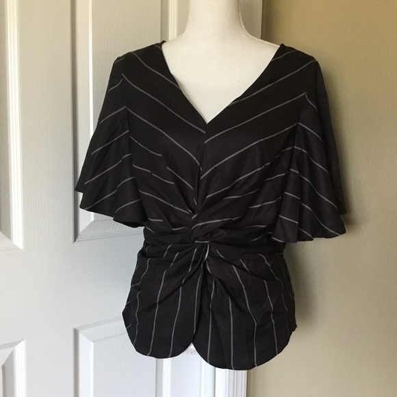 Front Twist Top - Picture 5 of 8